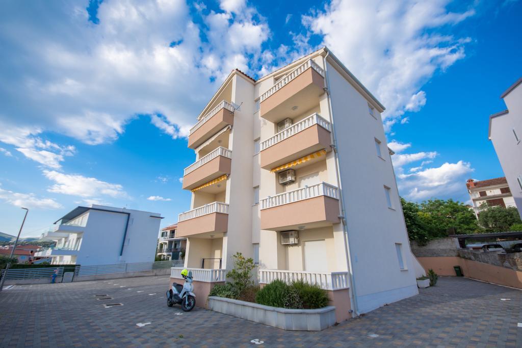 Apartment Angie Trogir Eksteriør billede