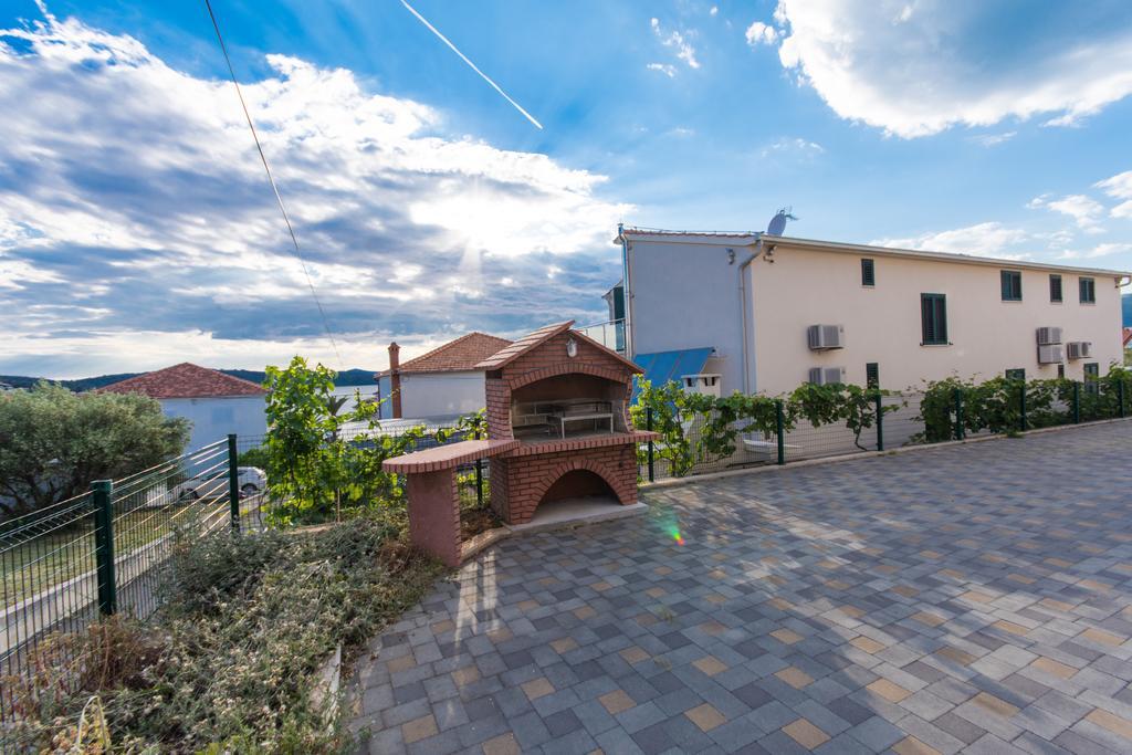 Apartment Angie Trogir Eksteriør billede